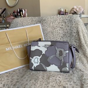 Michael Kors Crossbody Purse